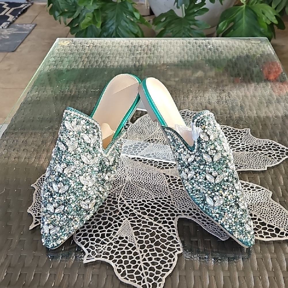 Elegant Green Slip-On Women's Shoes - Picture 5 of 6